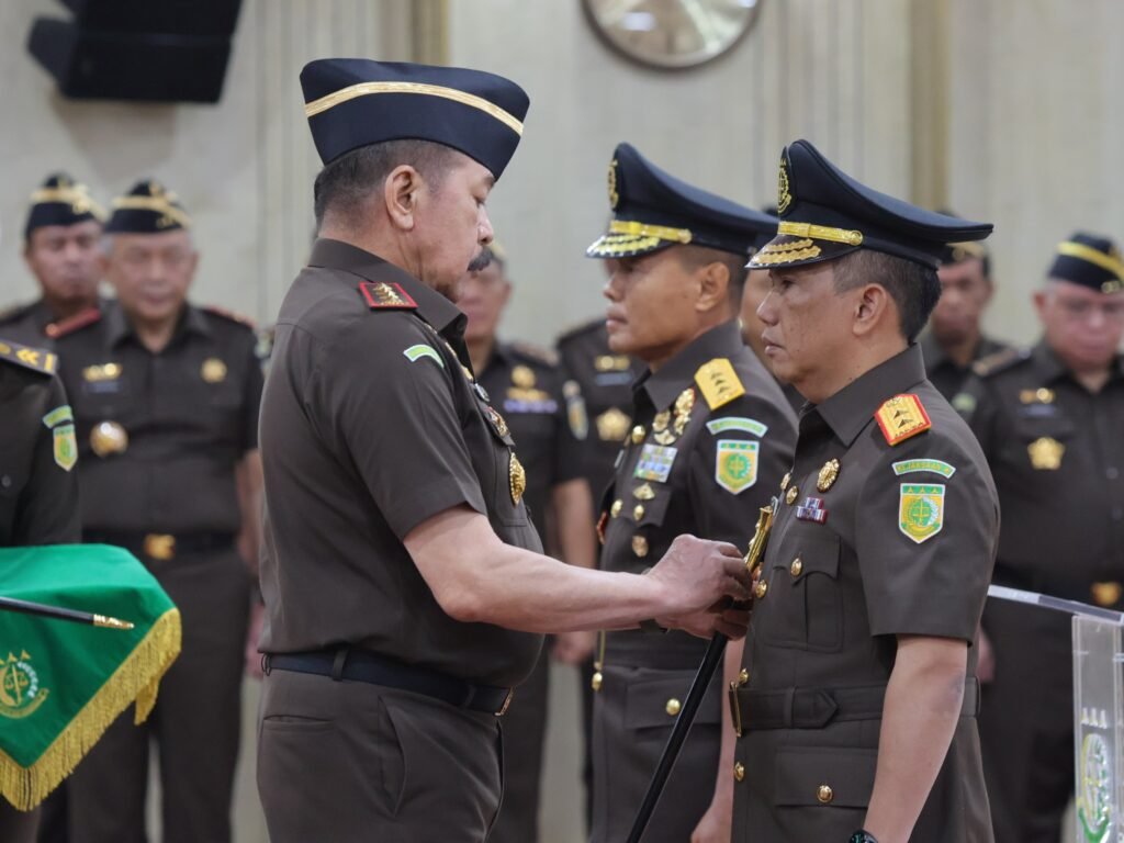 Jaksa Agung Lantik Pejabat Baru JAM-Pidmil dan Kajati DKI Jakarta, Tekankan Sinergi dan Netralitas