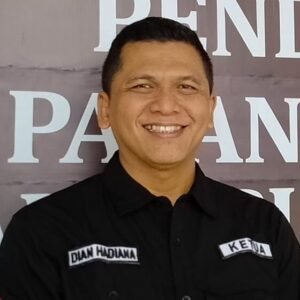KPU Purwakarta membentuk tim perumus dari unsur akademisi, praktisi, dan profesional untuk menyusun materi Debat Perdana Pilkada Purwakarta.