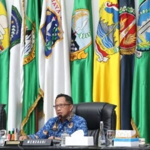 Mendagri Tito Minta Pemda Waspadai Kenaikan Harga 5 Komoditas yaitu bawang merah, daging ayam ras, telur ayam ras, jagung, dan minyak goreng.