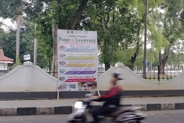 Pasar Pasisian Leuweung: Dorong Ekonomi Lokal dan Lestarikan Alam, Petani Jual Produk Langsung