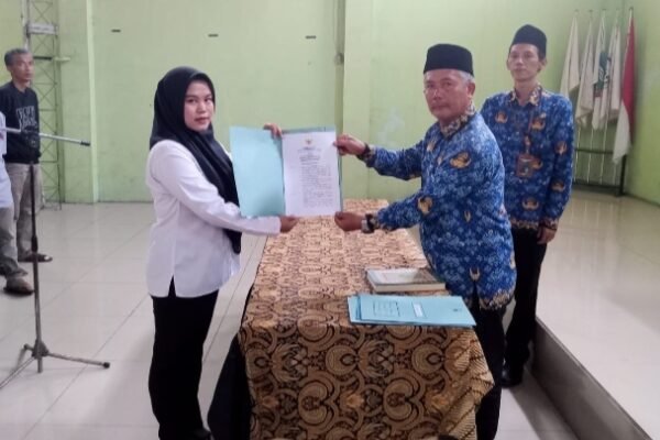 Mila Nurhasanah Dilantik Jadi Kepala Dusun III Desa Kadungora, Garut