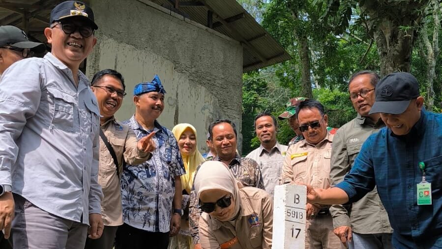 Pemkab Bandung Barat Segera Lepas Kawasan Hutan, Disperkim telah melakukan pendataan dan verifikasi lapangan terhadap kawasan hutan.