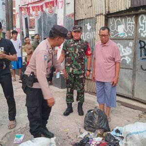Seorang remaja berinisial DS ditemukan tewas di atas tumpukan sampah di Jalan Terusan Ibrahim Singadilaga, Purwakarta.