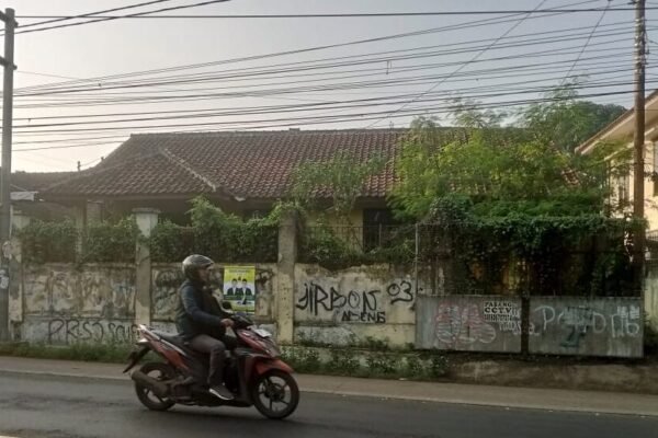 Rumah Dinas Kepala Puskesmas Cipatat Terbengkalai, Warga Khawatir Digunakan Tak Semestinya