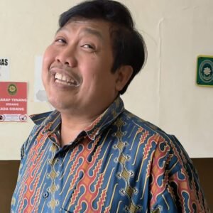 Hakim Adhock Cecar Ahli Auditor BIJ Garut:  Sidang dugaan tindak pidana korupsi BIJ Garut yang diduga merugikan Rp. 125 Milyar.