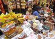 Harga Kebutuhan Pokok Fluktuatif: Beras Premium Naik, Minyak Goreng Turun