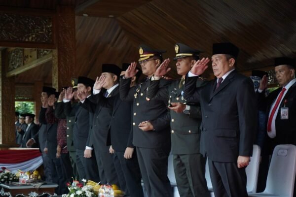 Kajari Purwakarta Bacakan Pidato Mensos RI di Peringatan Hari Pahlawan, Tekankan Semangat Kepahlawanan untuk Bangun Negeri