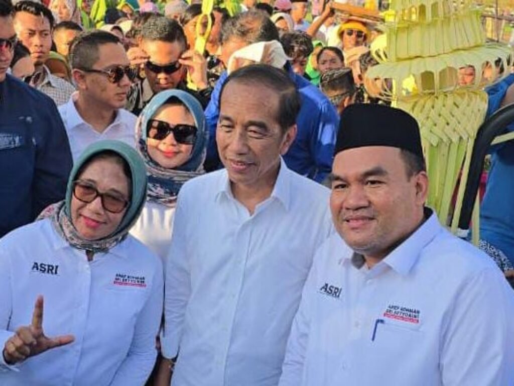 Jokowi Sapa Ribuan Warga Blora, Dorong Pilkada Damai dan Aman