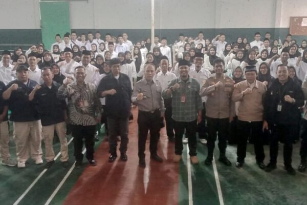 98 Petugas KPPS Desa Nangeleng Dilantik dan Dapatkan Bimtek Jelang Pilkada 2024