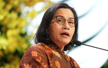 Demi Kesehatan APBN Sri Mulyani Tegas: Menteri Keuangan, Sri Mulyani, menegaskan bahwa tarif PPN 12% akan tetap berlaku pada 1 Januari 2025.