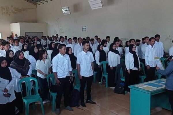 Forkompimcam Leles Hadiri Pelantikan dan Pembekalan 129 Anggota PTPS oleh Bawaslu Kabupaten Garut Jelang Pilkada Serentak 2024