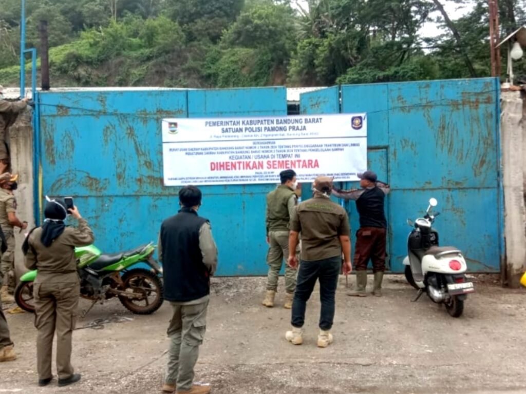 Satpol PP Segel PT Ibu/PT Inti Daging Jaya di Cipendeuy, Hentikan Aktivitas karena Belum Kantongi Izin dan Cemar Lingkungan