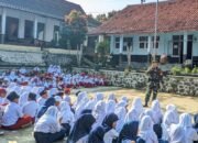 SDN dan SMPN Bungurjaya Gelar Latihan Upacara dan Pengibaran Bendera, Tanamkan Kedisiplinan dan Wawasan Kebangsaan