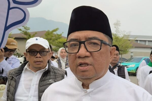 Pasangan Santri Unggul Telak dalam Hitung Cepat Pilkada Garut 2024, Syakur Amin Ucapkan Terima Kasih dan Siap Wujudkan Garut Hebat