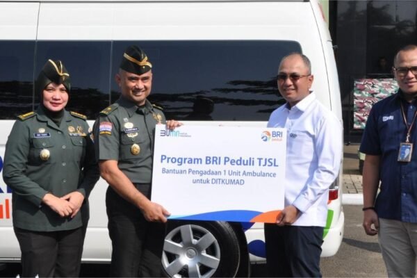 BRI KC Kramat Jati Serahkan CSR Berupa Satu Ambulans ke Ditkumad