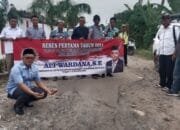 Ali Wardana Anggota DPRD Lampung Selatan, Janji Perbaiki Jalan Rusak di Depan Rumahnya di Tahun 2025