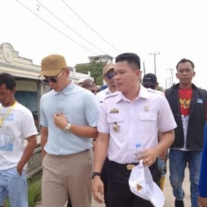 Bupati dan Wakil Bupati Terpilih Lampung Selatan Tinjau Banjir ROB di di Dusun Kuala Jaya, Desa Bandar Agung, Kecamatan Sragi.