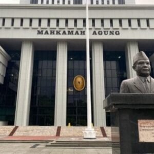 Lima Pegawai PN Surabaya Dijatuhi Sanksi Berat oleh MA, atas pelanggaran kode etik Sanksi berdasarkan hasil pemeriksaan Bawas MA.