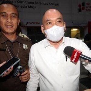 KPK Periksa Anggota DPR Heri Gunawan Terkait Dugaan Korupsi CSR (Corporate Social Responsibility) Bank Indonesia.