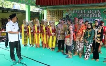 Korwil Bidik Jati Blora Rayakan HUT PGRI dan HGN dengan Pentas Ketoprak, Bupati Resmikan Grup Kesenian "Dwija Jati Budaya"