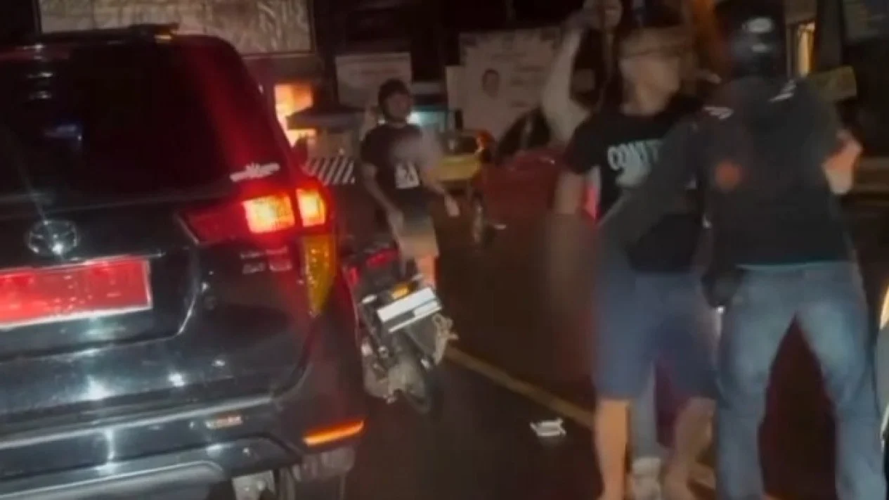 Kajari Kediri Lepaskan Tembakan Karena DIbuntuti 2 OTK