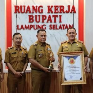 Dinobatkan Sebagai Kabupaten Sangat Inovatif Kabupaten Lampung Selatan Raih Penghargaan Innovative Government Award