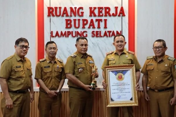 Dinobatkan Sebagai Kabupaten Sangat Inovatif Kabupaten Lampung Selatan Raih Penghargaan Innovative Government Award