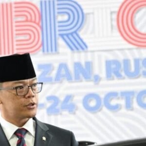 Menlu RI Sebut Banyak Kesamaan Visi Indonesia dan BRICS, Indonesia Tetap Berkomitmen Bergabung, saat Menlu Raker bersama Komisi I DPR RI.