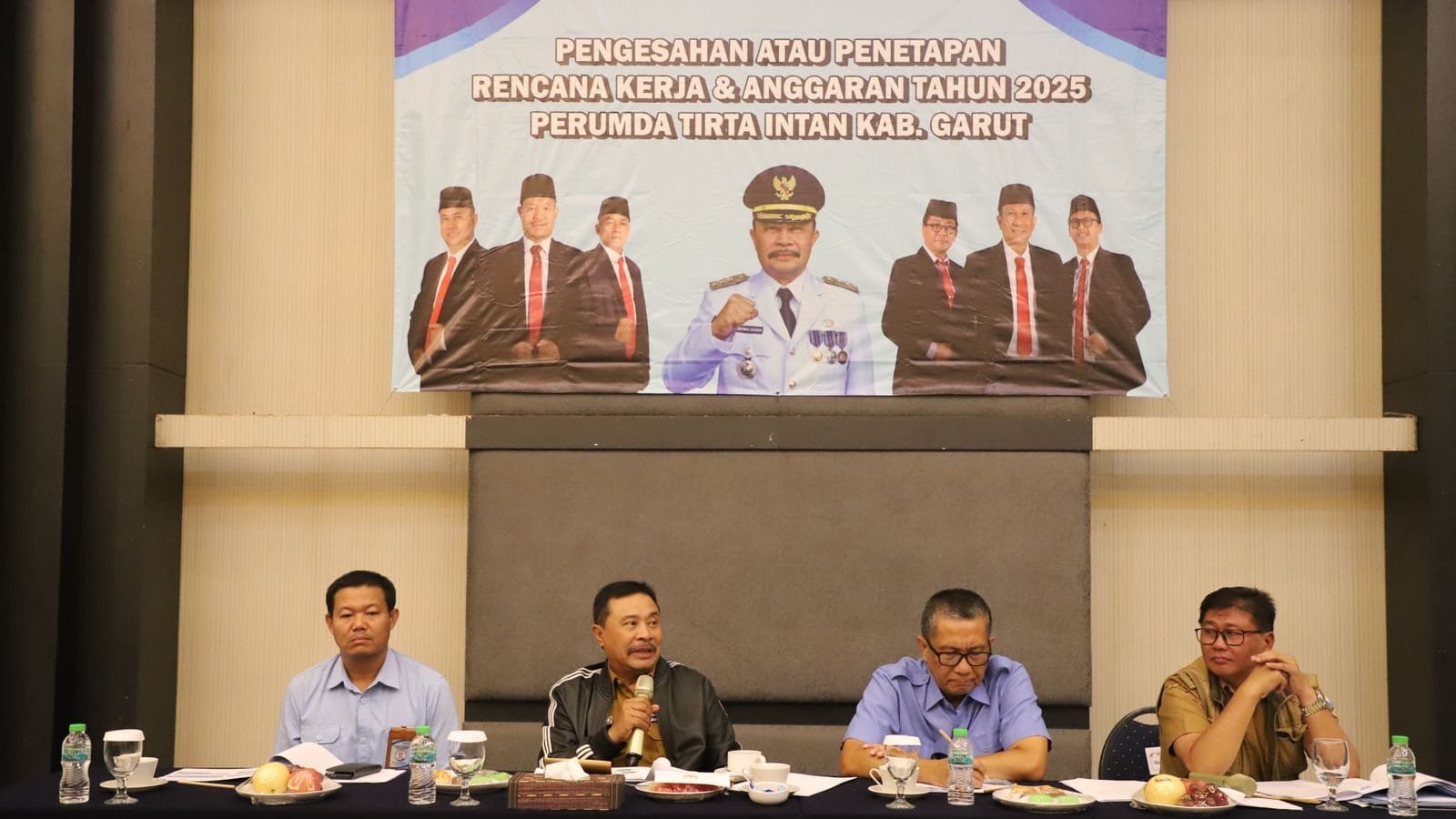 Pj. Bupati Garut Batasi Anggaran Operasional Dorong Perumda Tirta Intan Tingkatkan Pelayanan Prima untuk Para Pelanggan.