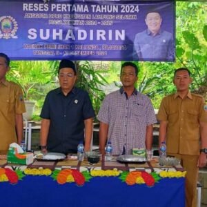 Warga Antusias Sampaikan Aspirasi di Reses Perdana Suhadirin, Anggota Dewan Perwakilan Rakyat Daerah Lampung Selatan.