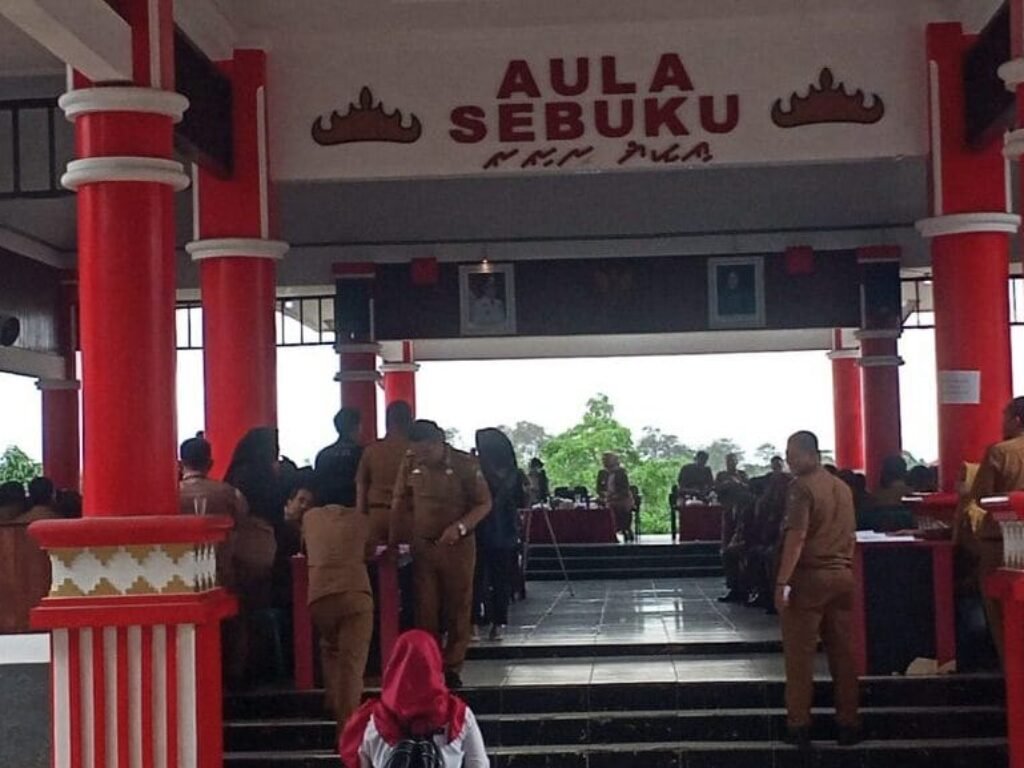 PLH Sekda Lampung Selatan Keseleo Lidah, Menuai Sorak Tawa di Acara Silaturahmi Kades dan Camat