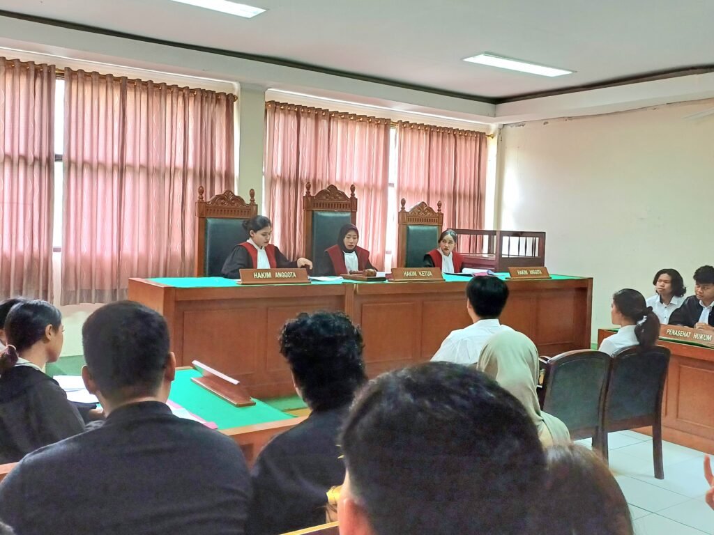 Keren, Mahasiswa Semester Satu STH Bandung Sudah Bisa Lomba Praktik Hukum