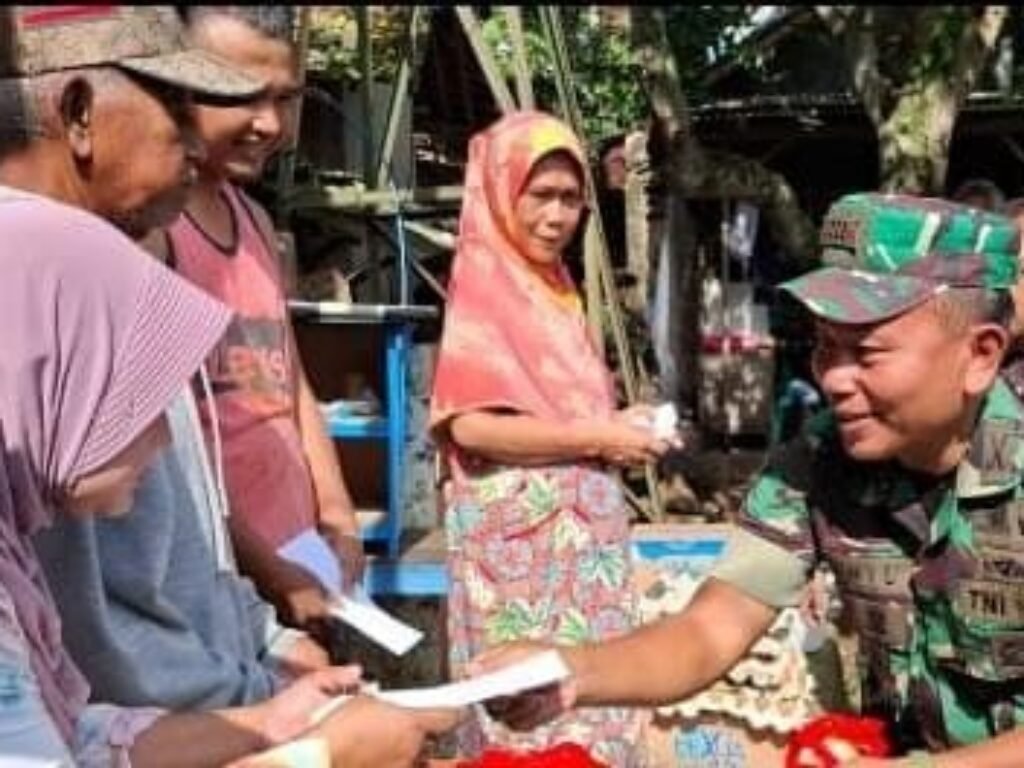 Longsor di Kampung Cipadali Purwakarta, Tiga Rumah Runtuh, Warga Dievakuasi