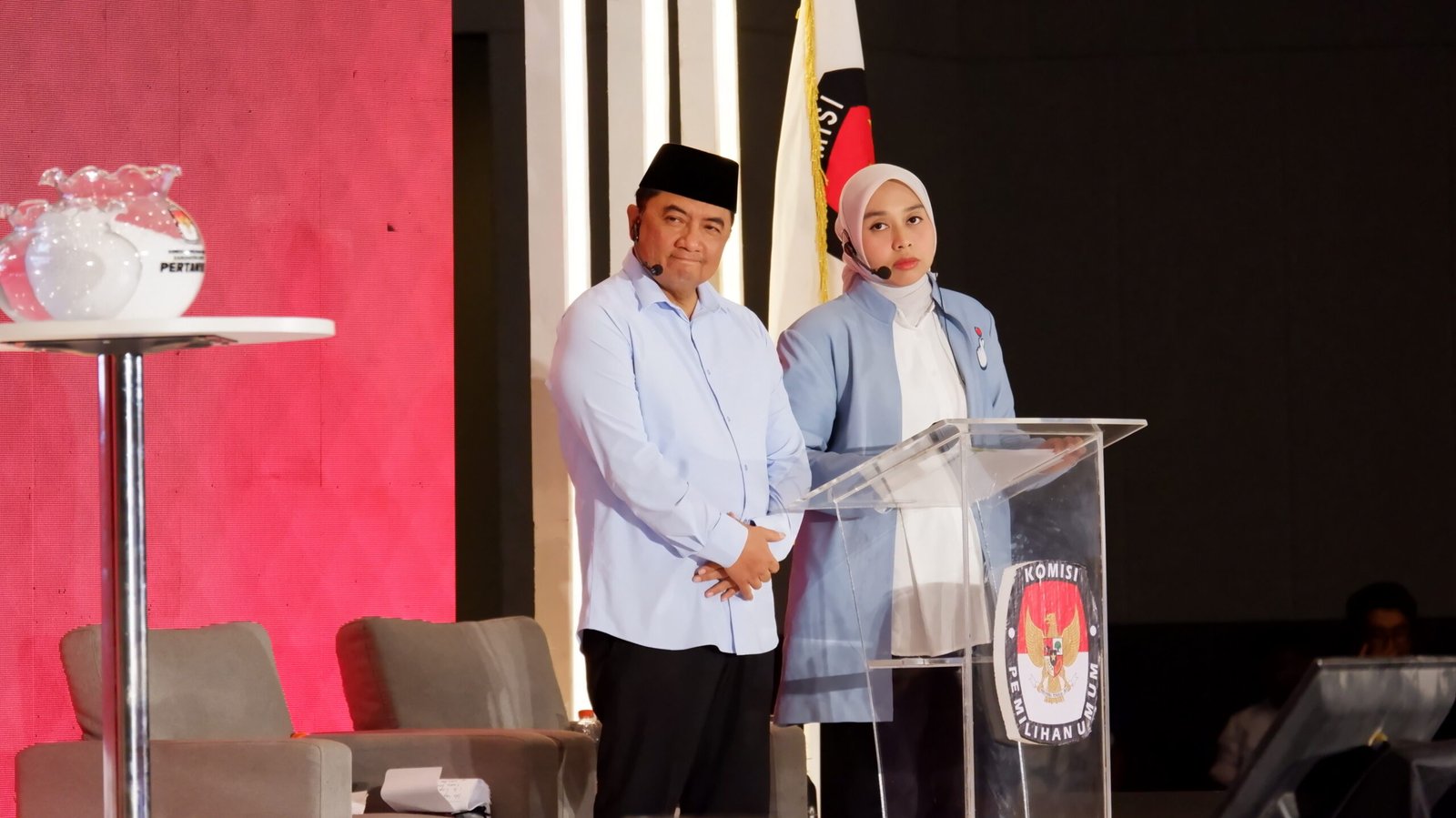 Kandidat Paslon Nomor 01, Dr. Ir. H. Abdusy Syakur Amin, M. Eng, M.Dpu dan drg. Hj. L Putri Karlina. (ft: asep ahmad)