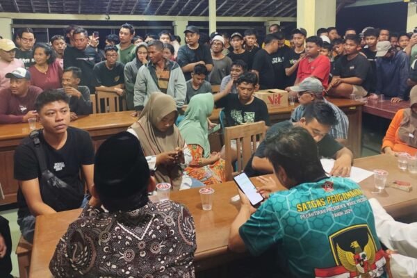 Warga Gerebek Seorang Kades di Rumah Janda, Diduga Kumpul Kebo