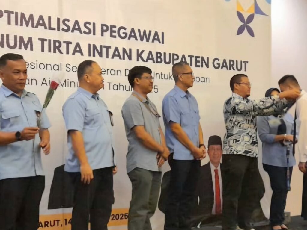 Dirut Perumda Tirta Intan Ingatkan Pegawainya Untuk Melestarikan Budaya Gotong Royong di Lingkungan Kerja