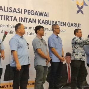 Dirut Perumda Tirta Intan Ingatkan Pegawainya Untuk Melestarikan Budaya Gotong Royong di Lingkungan Kerja