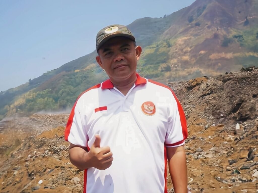 Dinas LH Garut Setuju Tampung Sampah Bandung Selama Tiga Bulan, Warga Pribumi Buang Sampah ke  Sungai Cimanuk