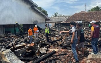 Pasar Induk Cepu Terbakar, Bupati Blora Dr. H. Arief Rohman, langsung meninjau lokasi Beri Bantuan Kepada Pedagang Terdampak