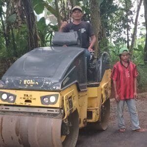 Warga Cilampuyang Garut Bersukacita Atas Pembangunan Jalan Desa