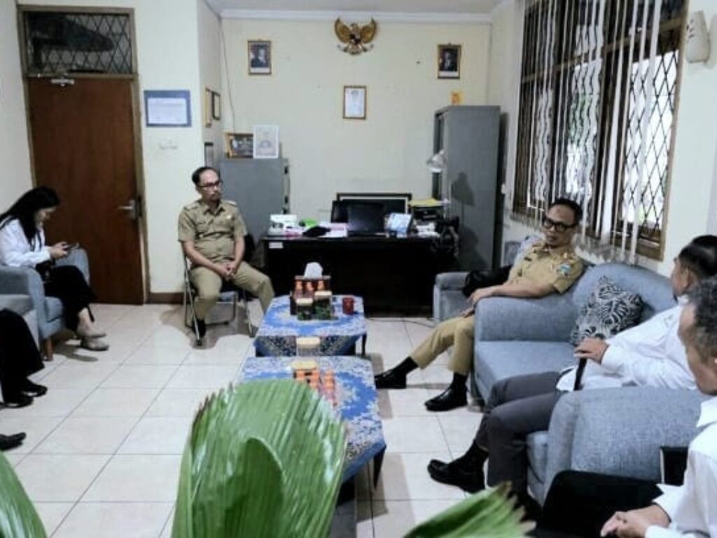 Kepala BPS  Kabupaten Garut Kunjungi Kantor Diskominfo Jalin Sinergi Penguatan Data Statistik Sektoral Dukung RPJMD