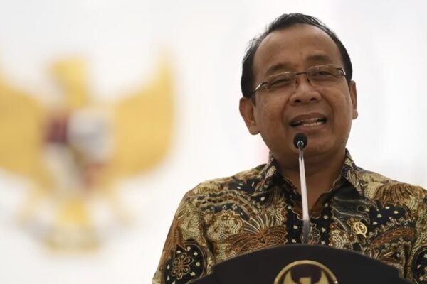Menko PMK Ajak Anak Muda Bermimpi dan Berjuang Demi Mobilitas Vertikal