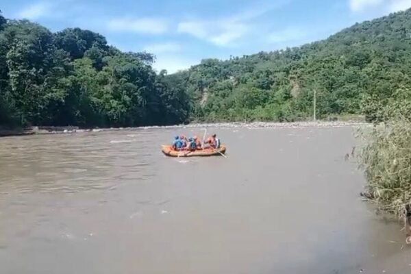 Pencarian Penggembala Sapi Hilang di Sungai Cikandang Garut Masuki Hari Keempat, Tim Gabungan Terus Berupaya
