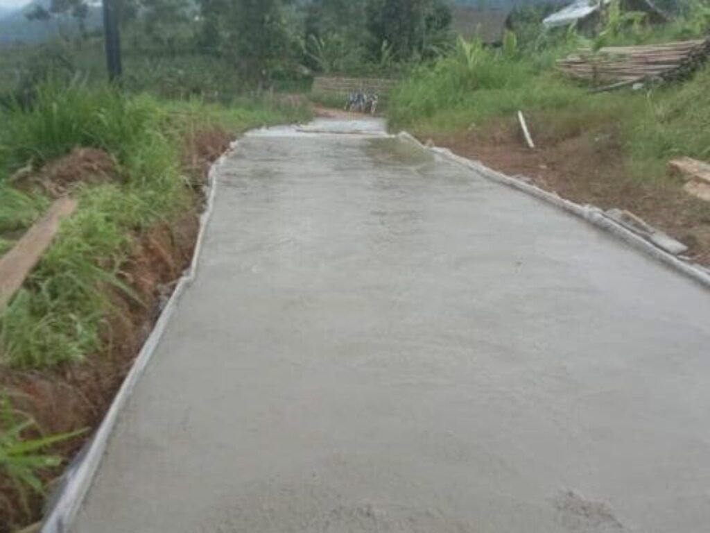 Desa Godog Garut Bangun Jalan Rabat Beton untuk Dukung Swasembada Pangan