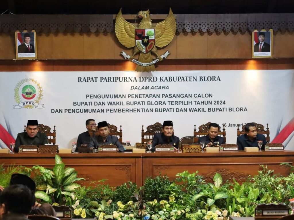 Rapat Paripurna DPRD Blora Tetapkan Arief Rohman dan Sri Setyorini sebagai Bupati dan Wakil Bupati Terpilih