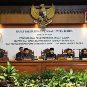 Rapat Paripurna DPRD Blora Tetapkan Arief Rohman dan Sri Setyorini sebagai Bupati dan Wakil Bupati Terpilih