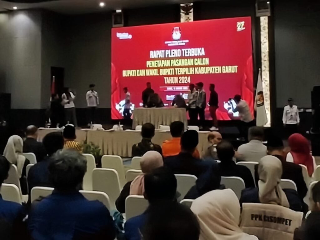 KPU Garut Resmi Tetapkan Abdusy Syakur Amin dan Putri Karlina sebagai Bupati dan Wakil Bupati Terpilih