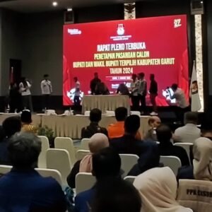 KPU Garut Resmi Tetapkan Abdusy Syakur Amin dan Putri Karlina sebagai Bupati dan Wakil Bupati Terpilih periode 2025-2030.
