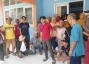 Puluhan Warga Desa Cisewu Desak Kades Mundur, Kades Malah Kabur