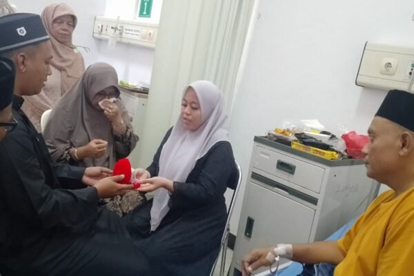 Wartawan Nikahkan Putri Tunggalnya di Rumah Sakit, Demi Janji Saat Koma